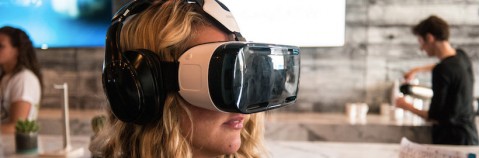 VR headset AshTutors.co.uk